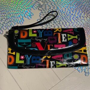 RARE Vera Bradley Clutch 🖤💙❤️💛🧡